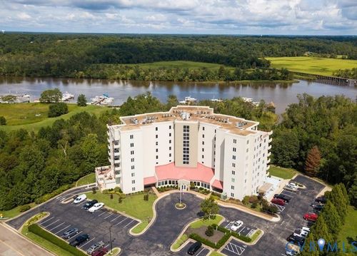 unit-304-301 Beacon Ridge Dr, Hopewell, VA, 23860-1660 | Card Image