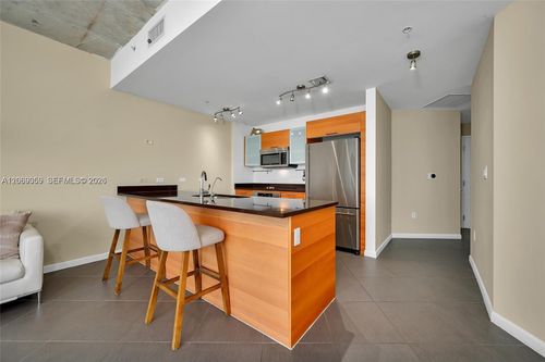 h2807-3301 Ne 1st Ave, Miami, FL, 33137-4287 | Card Image