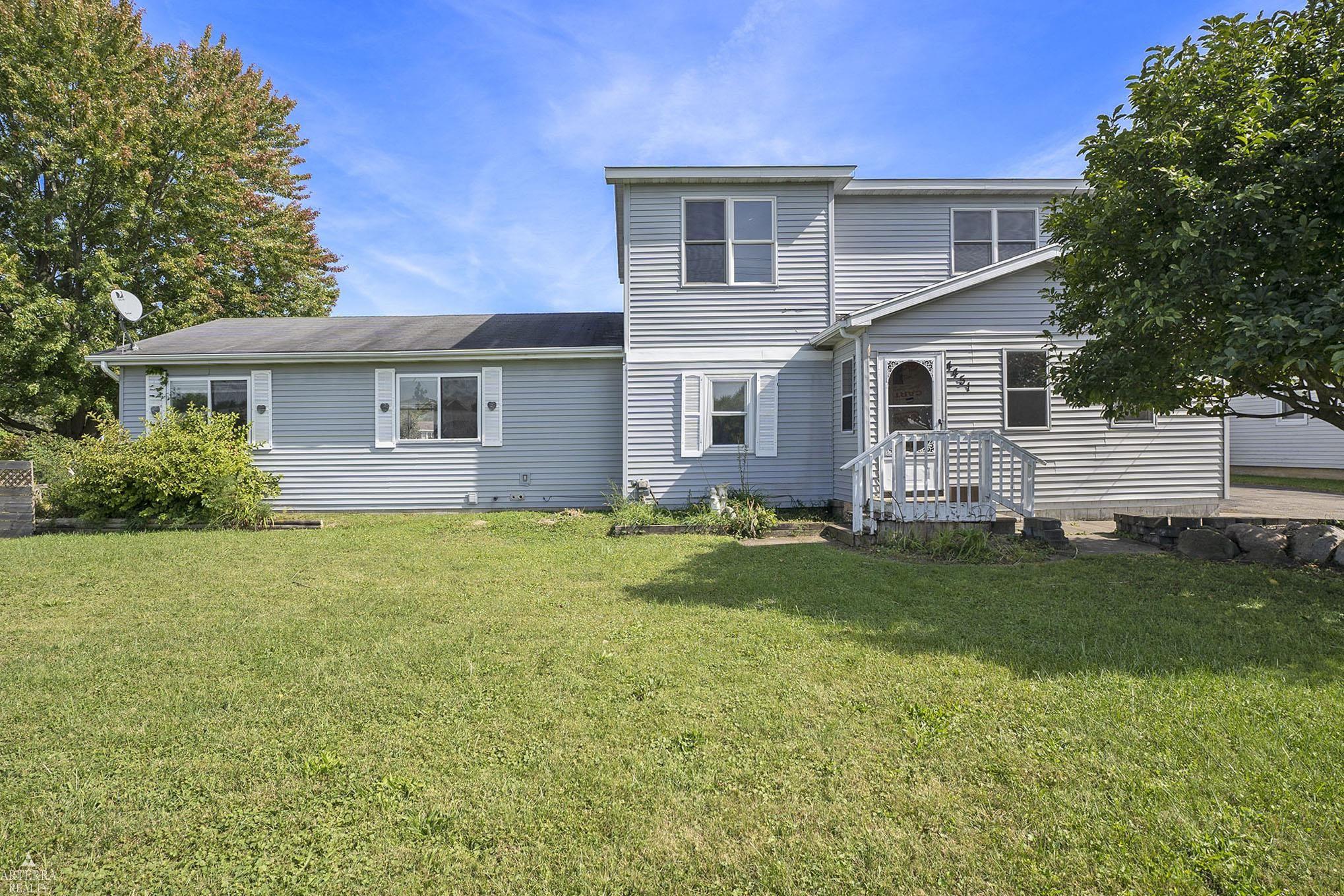 Columbine Ave, Burton, MI 48529