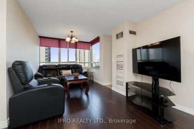 805 - 5 Lisa St, Condo with 3 bedrooms, 2 bathrooms and 1 parking in Brampton ON | Image 3