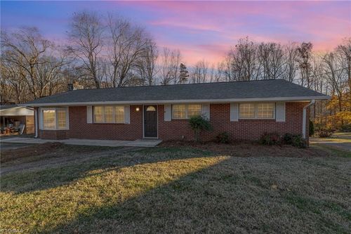 5012 Sitka Rd, Walkertown, NC, 27051-9729 | Card Image