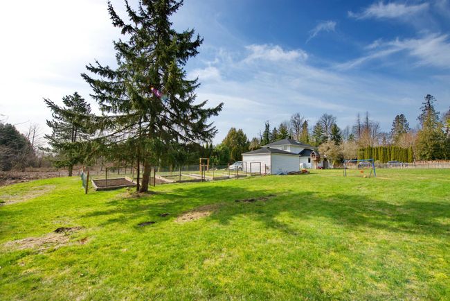 7128 207 Street, House other with 3 bedrooms, 3 bathrooms and 2 parking in Langley BC | Image 38
