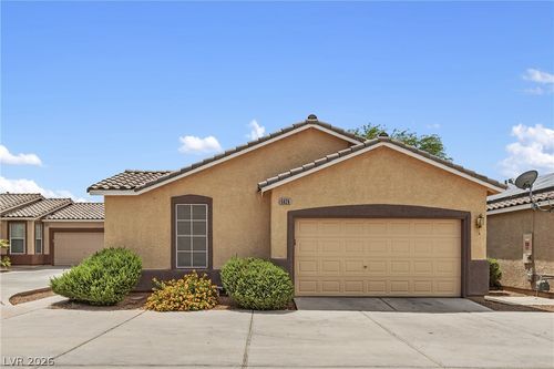 5026 Droubay Dr, Las Vegas, NV, 89122-8134 | Card Image