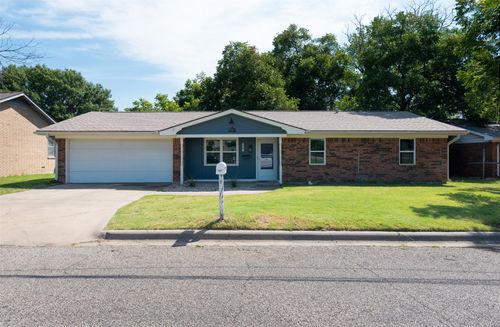 981 N Garfield Ave, Stephenville, TX, 76401-2913 | Card Image