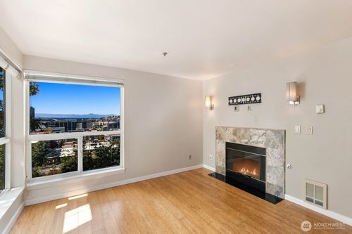 301-530 Melrose Ave E, Seattle, WA, 98102-4712 | Card Image
