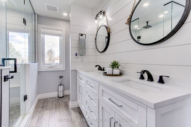 169 King St, House other with 4 bedrooms, 3 bathrooms and 6 parking in Mount Albert ON | Image 18