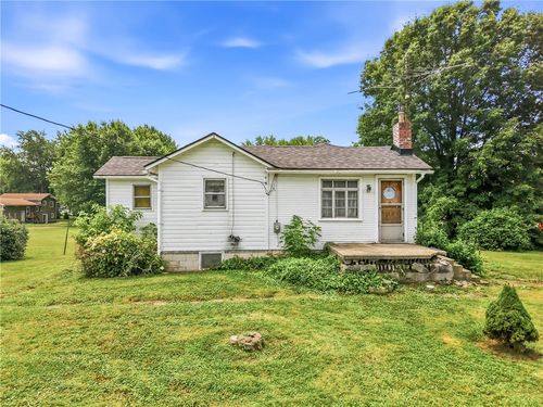 2196 Shadow Dr, Sharpsville, PA, 16150-8534 | Card Image