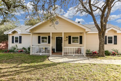 207 River Oaks Dr, Wimberley, TX, 78676-6163 | Card Image