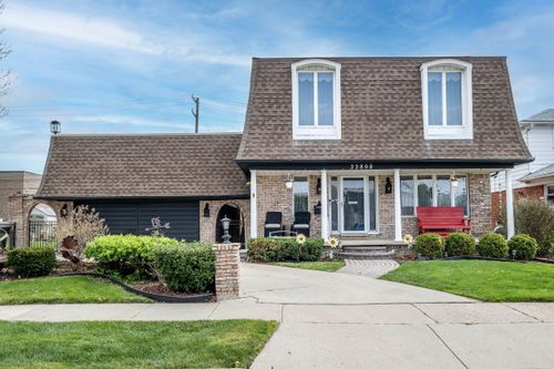 22808 Harmon St, Saint Clair Shores, MI, 48080-3780 | Card Image