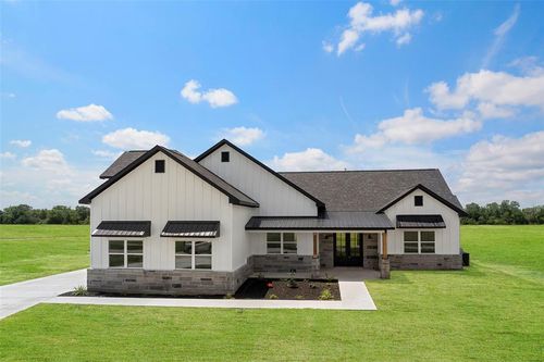 413 Chuckwagon Trl, Angleton, TX, 77515-6068 | Card Image