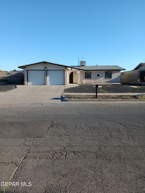 10924 Bywood Drive, El Paso, TX, 79936 | Card Image