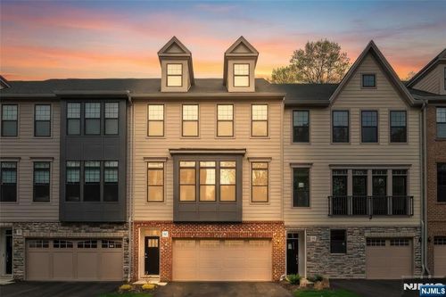 92 Cinnamon Dr, Upper Saddle River, NJ, 07458 | Card Image