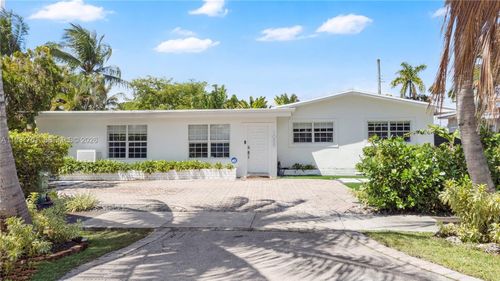 1089 Ne 110th St, Miami, FL, 33161-7635 | Card Image