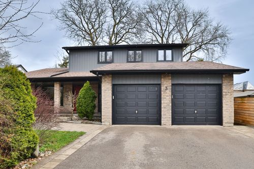 3 Shaver Ave S, Etobicoke, ON, M9B3S7 | Card Image