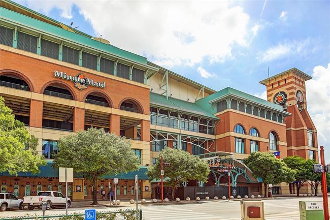 Daikin Park (formerly Minute Maid Park) is home to 2017 & 2022 World Series winning Houston Astros and is walkable from Commerce Towers! No need to pay expensive parking or wait in long rideshare lines to go to a game! | Image 31