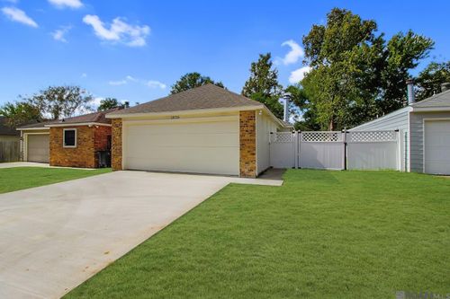 18726 Old Jefferson Hwy, Baton Rouge, LA, 70801 | Card Image