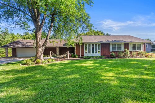 2102 Fogel Rd, Mahomet, IL, 61853-9406 | Card Image