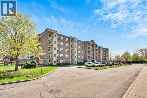 8335 Wyandotte Street, Windsor, ON, N8S4S8 | Card Image