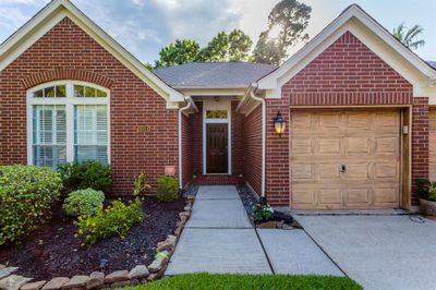 8014 Malardcrest Drive, House other with 4 bedrooms, 2 bathrooms and null parking in Humble TX | Image 2