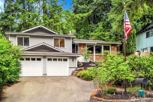 3730 Ne 194th Street, Lake Forest Park, WA, 98155 | Card Image