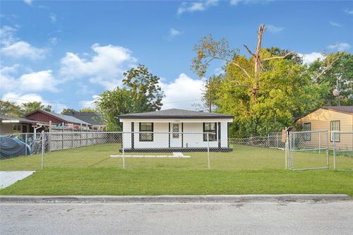 1426 17th St, Galena Park, TX, 77547-2434 | Card Image