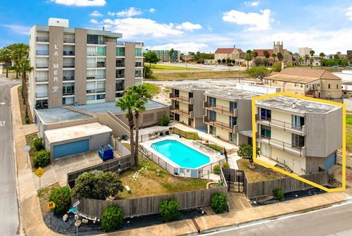 apt-1-520 S Chaparral St, Corpus Christi, TX, 78401-3562 | Card Image
