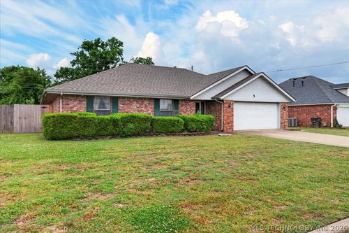 4809 Nebraska Ave, Bartlesville, OK, 74006-1948 | Card Image