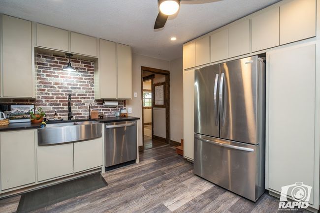 715 E Main St, House other with 3 bedrooms, 2 bathrooms and 2 parking in Bronte TX | Image 10