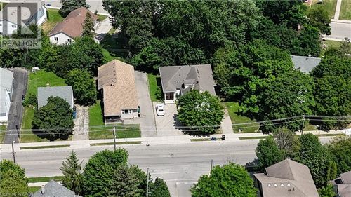 264 Hazel St, Waterloo, ON, N2L3N9 | Card Image