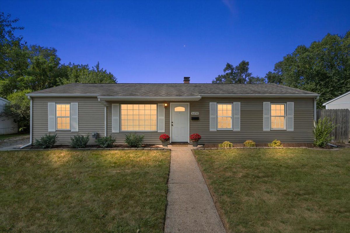 Marlowe Dr, Brighton, MI 48116
