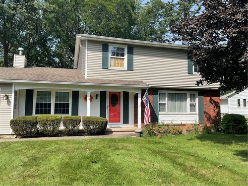 11 Old Barn Cir, Penfield, NY, 14526-9515 | Card Image