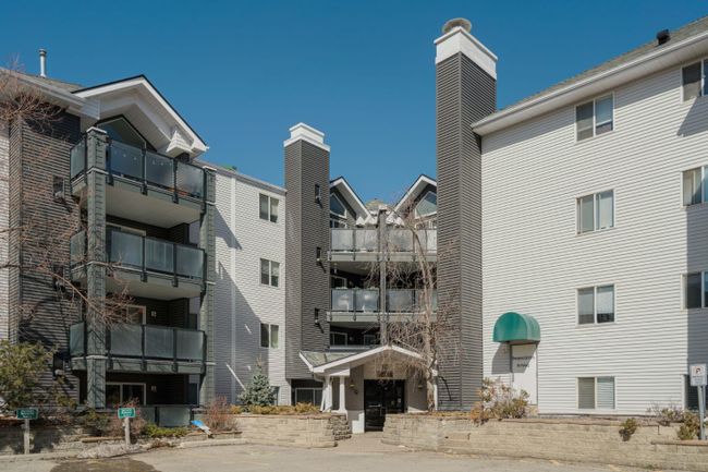 402 - 10 Sierra Morena Mews Sw, Home with 2 bedrooms, 2 bathrooms and 1 parking in Calgary AB | Image 2