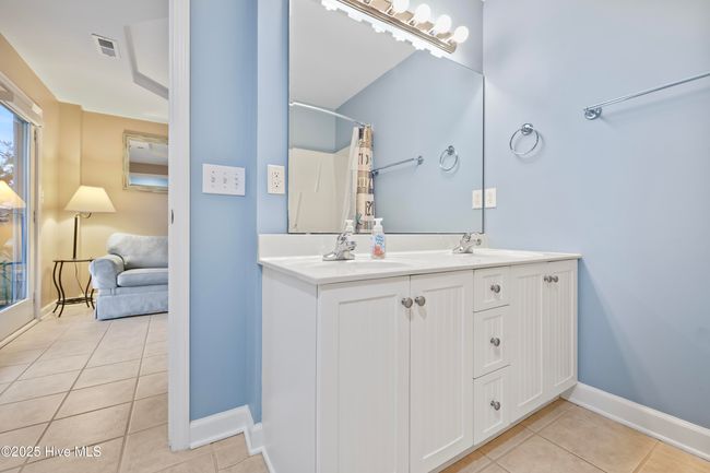 B - 537 Third Ave S, Condo with 4 bedrooms, 5 bathrooms and 1 parking in Kure Beach NC | Image 12