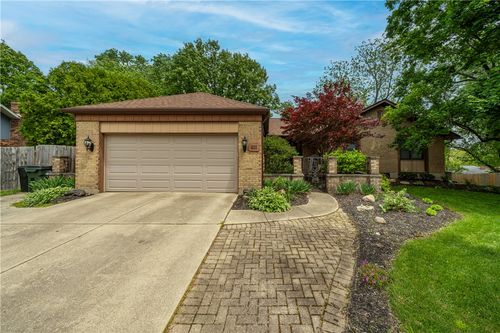 411 Birdsong Dr, Vandalia, OH, 45377-2711 | Card Image