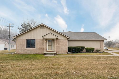 31896 Cristina Dr, Roseville, MI, 48066-1262 | Card Image