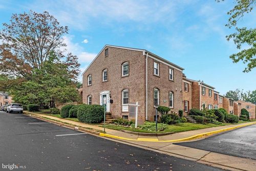 3150 Hartwick Ln, FAIRFAX, VA, 22031-1914 | Card Image