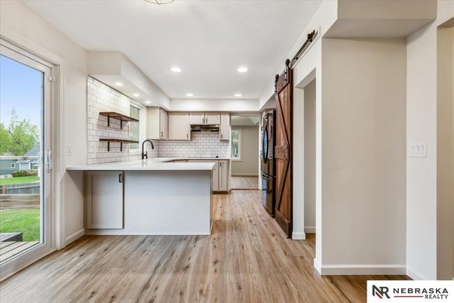 3102 Lynnwood Dr, House other with 4 bedrooms, 4 bathrooms and 2 parking in Bellevue NE | Image 14