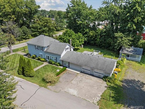 10877 Mechanic St, Emmett, MI, 48022-7710 | Card Image