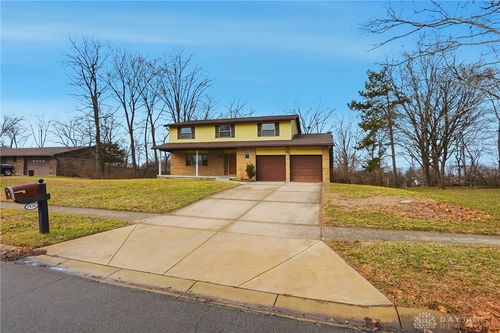 2126 Mohave Dr, Beavercreek, OH, 45431-3017 | Card Image