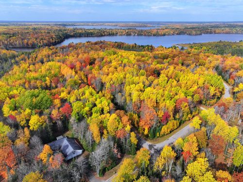 7665 Buck Ridge Dr, Eagle River, WI, 54521-8135 | Card Image