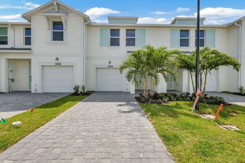 5694 Se Edgewater Cir, Stuart, FL, 34997-3500 | Card Image