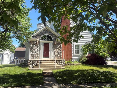 6001 N Harvey St, Westland, MI, 48185-3165 | Card Image
