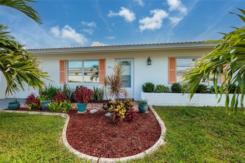9813 37th St N, PINELLAS PARK, FL, 33782-4039 | Card Image