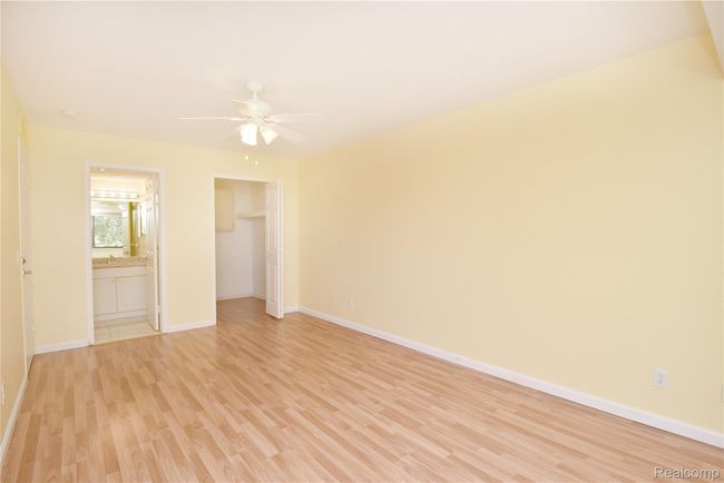 Primary Bedroom | Image 15