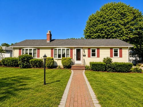 321 Washington Street, Arlington, MA, 02474 | Card Image