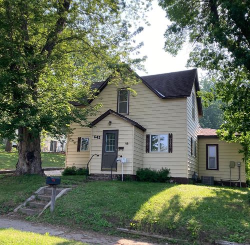 643 Miller Ave, Windom, MN, 56101-1735 | Card Image
