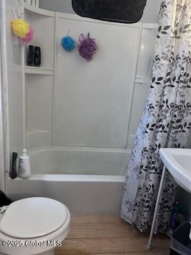 Unit 2 Full Bath | Image 28