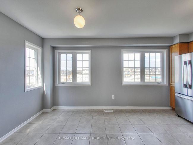 487 Rossland Rd E, House attached with 3 bedrooms, 3 bathrooms and 1 parking in Ajax ON | Image 19