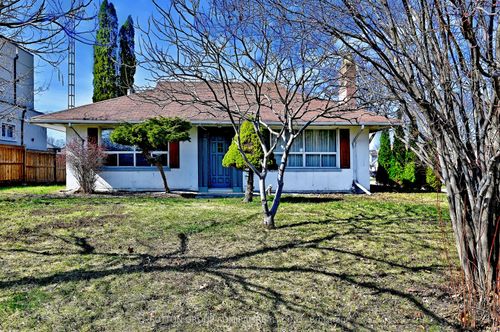 58 Harlow Cres, Toronto, ON, M9V2Y5 | Card Image