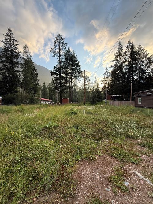 526 Glacier Ave, Hungry Horse, MT, 59919 | Card Image